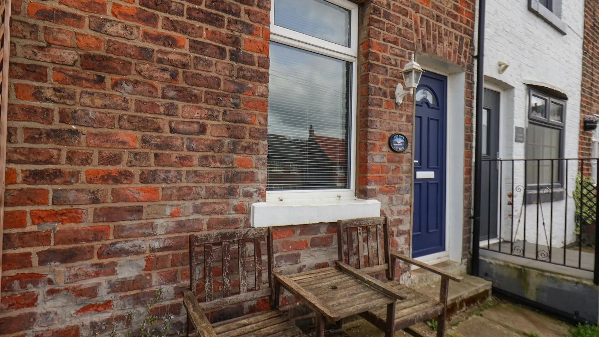 Dry Dock Cottage Whitby 0*,
